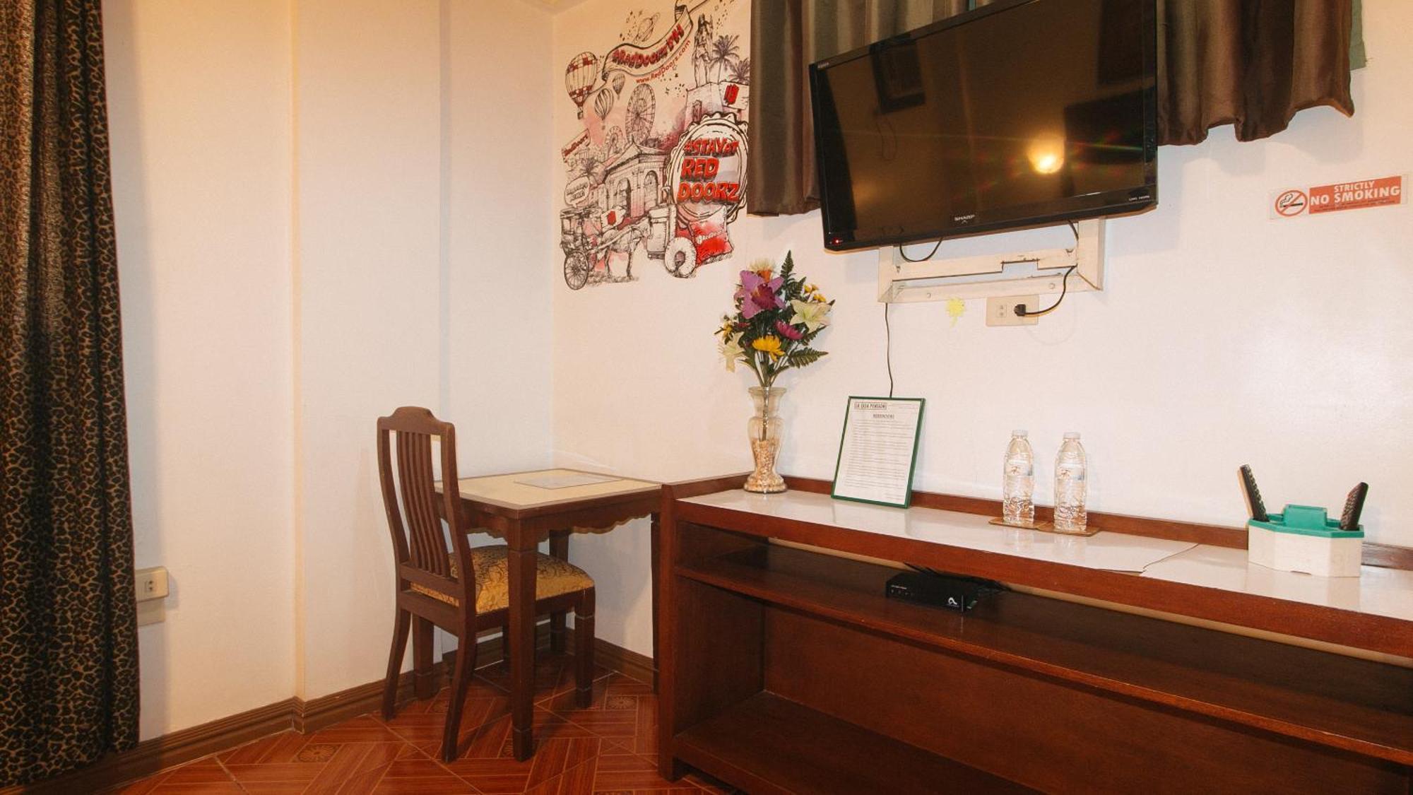 Reddoorz At La Casa Guesthouse Former Reddoorz At Tamarind Street Angeles City Ngoại thất bức ảnh