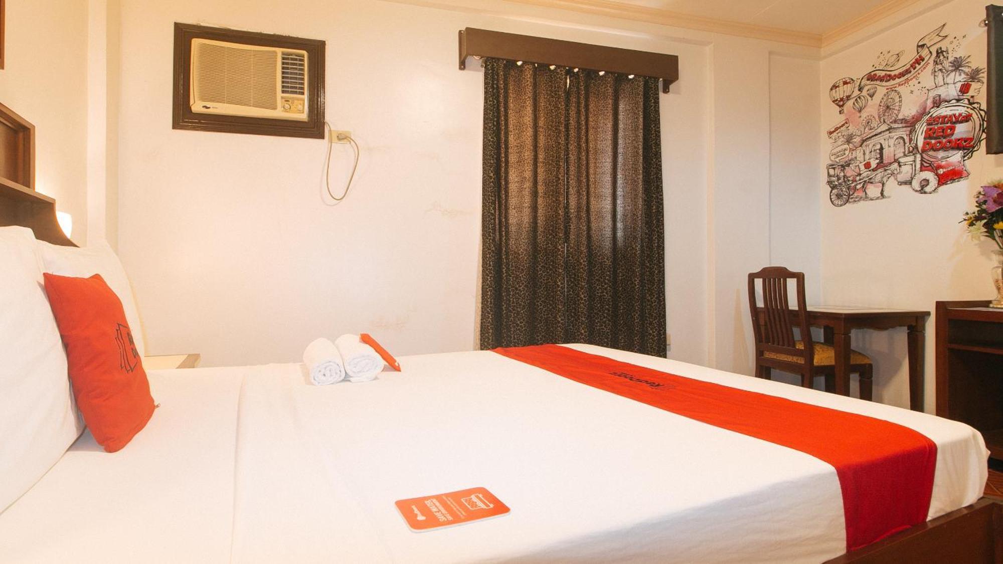 Reddoorz At La Casa Guesthouse Former Reddoorz At Tamarind Street Angeles City Ngoại thất bức ảnh